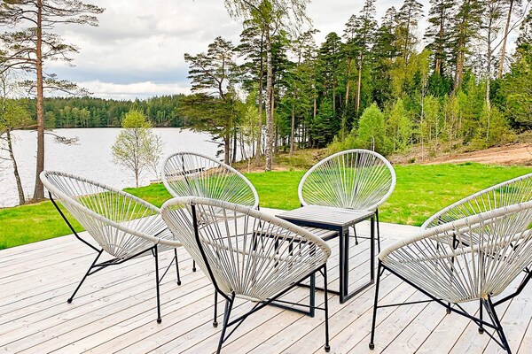 Foto van Gezellig huis aan zee met gastenverblijf - Vakantiehuis in HÅCKSVIK - Outdoor