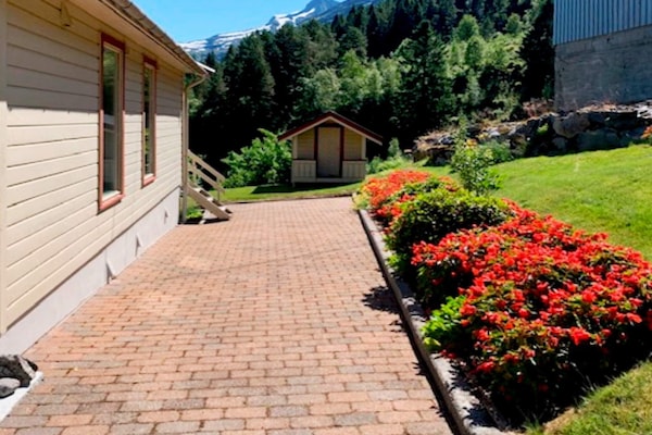 Foto van 8 persoons vakantie huis in Austefjorden - Vakantiehuis in Austefjorden - Outdoor