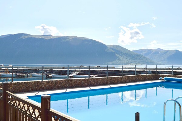 Foto van 10 persoons vakantie huis in EIDSVÅG-By Traum - Vakantiehuis in Eidsvåg - Pool