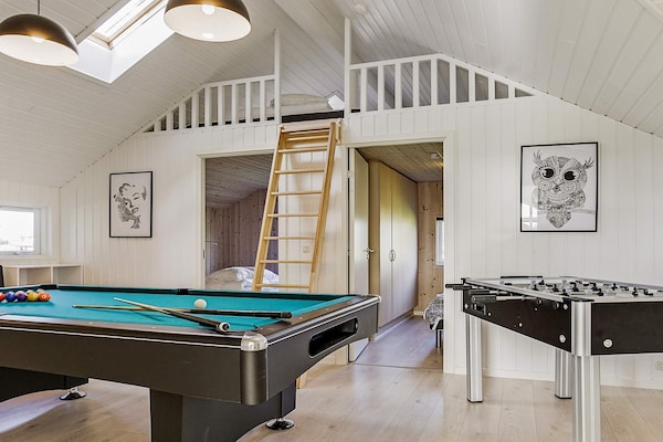 Foto van Luxe zwembad retraite -- By Traum Ferienwohnungen - Vakantiehuis in Idestrup - Indoor