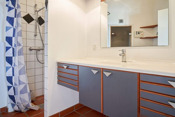 Foto van Luxe retraite aan zee -- By Traum Ferienwohnungen - Vakantiehuis in Aakirkeby - Indoor