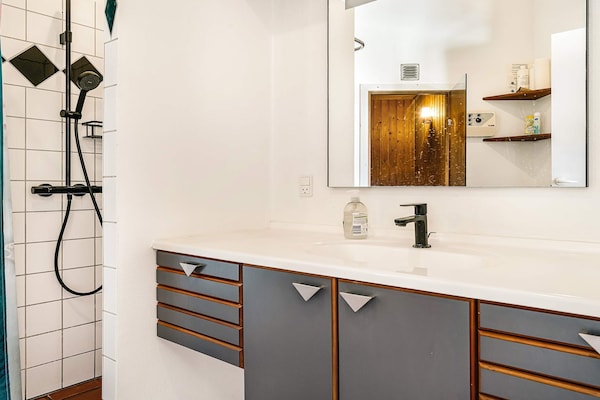 Foto van Luxe retraite aan zee -- By Traum Ferienwohnungen - Vakantiehuis in Aakirkeby - Indoor