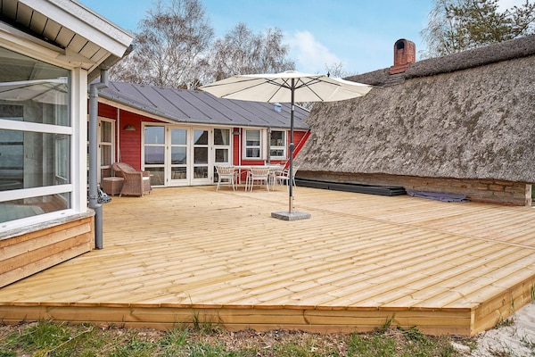 Foto van Luxe retraite aan zee -- By Traum Ferienwohnungen - Vakantiehuis in Aakirkeby - View