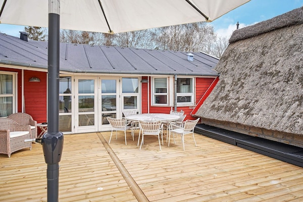 Foto van Luxe retraite aan zee -- By Traum Ferienwohnungen - Vakantiehuis in Aakirkeby - View