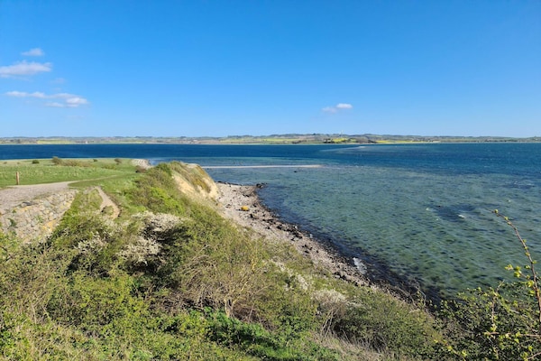 Foto van Licht vakantiehuis met hottub -- By Traum Ferienwohnungen - WaterView