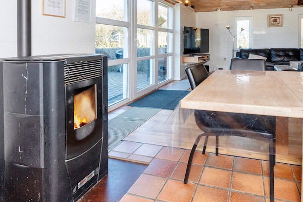 Foto van Schilderachtig Poolhuis -- By Traum Ferienwohnungen - Indoor