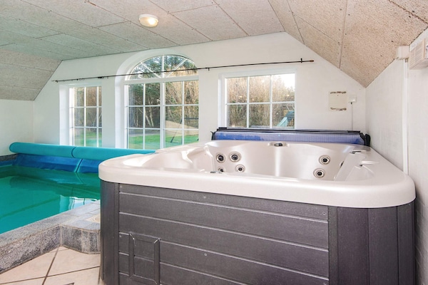 Foto van Luxe retraite met zwembad -- By Traum Ferienwohnungen - Spa