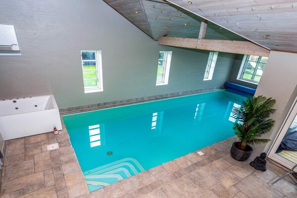 Foto van Luxe lodge met Limfjord uitzicht -- By Traum Ferienwohnungen - Pool