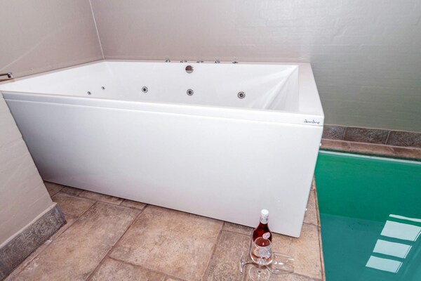 Foto van Luxe lodge met Limfjord uitzicht -- By Traum Ferienwohnungen - Spa