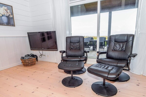 Foto van Luxe lodge met Limfjord uitzicht -- By Traum Ferienwohnungen - Indoor