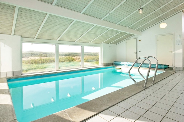 Foto van Luxe strandhuis met zwembad - Vakantiehuis in Løkken - Pool