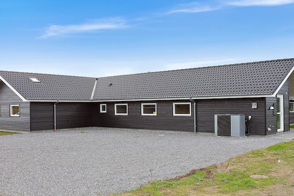 Foto van Luxe zwembadvilla in Marielyst -- By Traum Ferienwohnungen - View