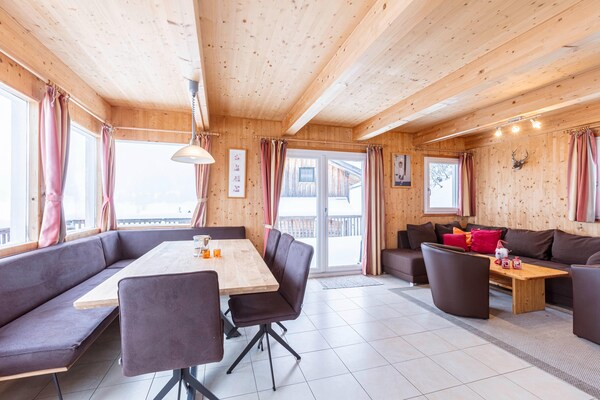 Foto van Chalet in Dachstein West met gedeeld zwembad - Vakantiehuis in Annaberg-Lungötz - LivingRoom