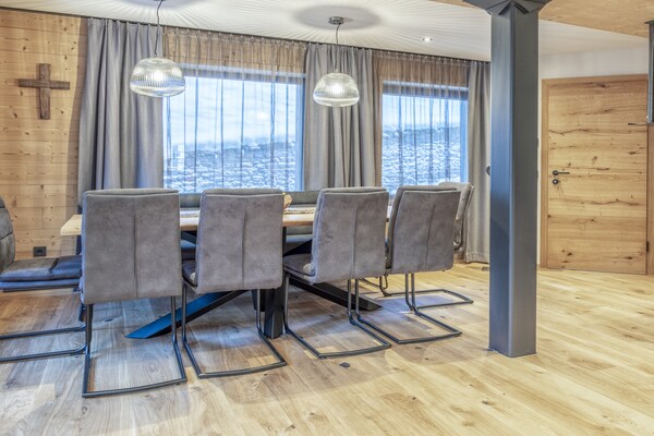 Foto van Modern vakantiehuis in het hart van Großarl - Vakantiehuis in Großarl - DiningRoom