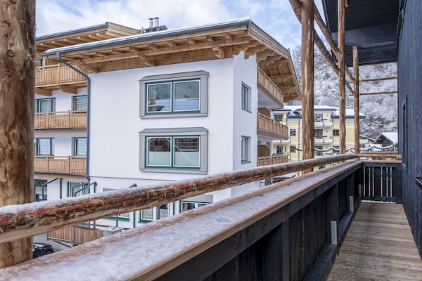 Foto van Modern vakantiehuis in het hart van Großarl - Vakantiehuis in Großarl - TerraceBalcony