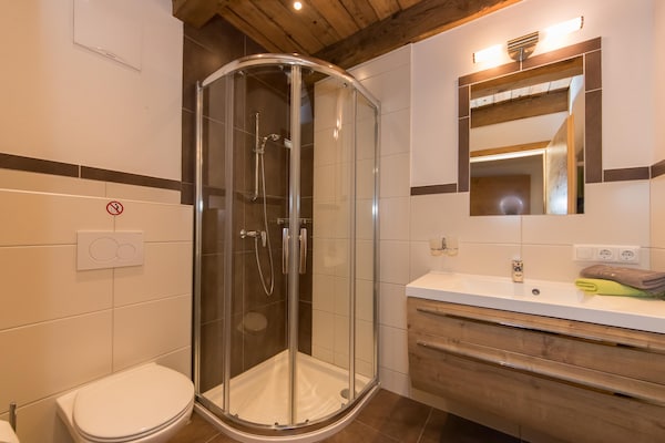 Foto van Vakantieappartement Imbachhorn – direct aan de skipiste - BathRoom