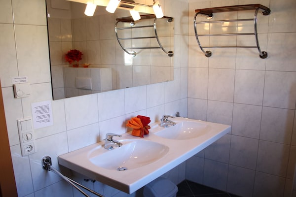 Foto van Appartement in Kaprun bij Skilift - Vakantiehuis in Kaprun - BathRoom