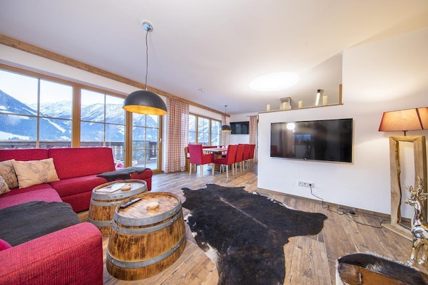 Foto van Chaletverblijf nabij de Krimmler watervallen - Vakantiehuis in Neukirchen - LivingRoom