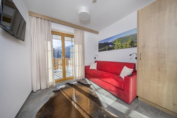 Foto van Chaletverblijf nabij de Krimmler watervallen - Vakantiehuis in Neukirchen - LivingRoom