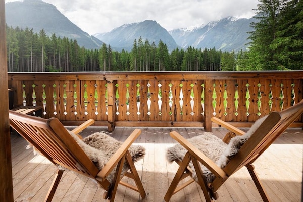 Foto van Chalet vlakbij skilift met tuin - Vakantiehuis in Neukirchen - TerraceBalcony