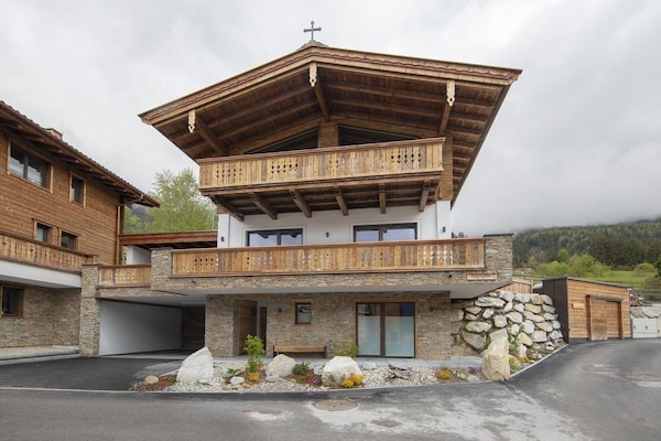 Foto van Nationalpark Chalet Tulpspitze - Vakantiehuis in Neukirchen - ExteriorWinter