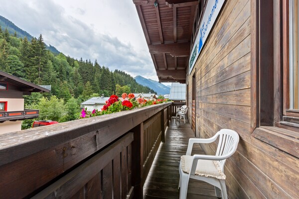 Foto van Appartement in Saalbach bij Skiliften - Vakantiehuis in Saalbach-Hinterglemm - TerraceBalcony