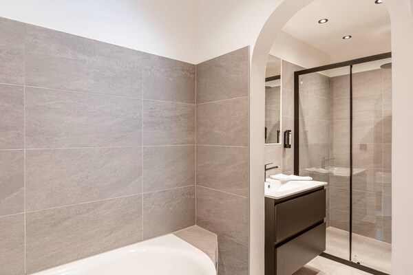 Foto van Moderne suite direct aan de skipiste - Vakantiehuis in Saalbach - BathRoom