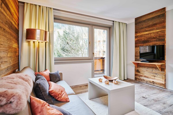 Foto van Moderne suite direct aan de skipiste - Vakantiehuis in Saalbach - LivingRoom