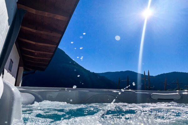 Foto van Chalet Leutasch met Ski Trail en Bergzicht - Vakantiehuis in Leutasch - PoolOfHouse