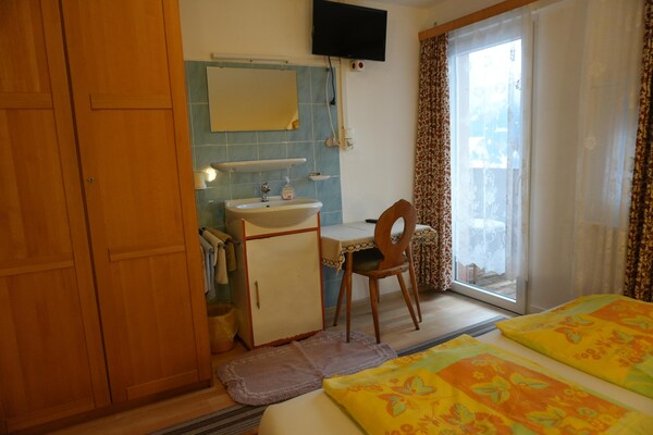 Foto van Appartement in Hippach met Bergzicht - Vakantiehuis in Hippach - BathRoom