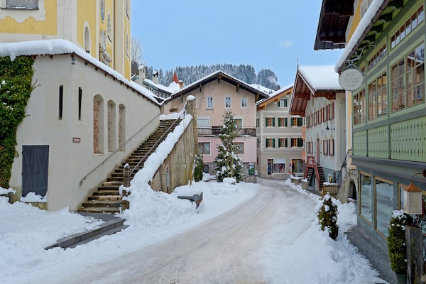 Foto van Appartement Jägerhaus vlakbij skigebied - Vakantiehuis in Hopfgarten - ExteriorWinter