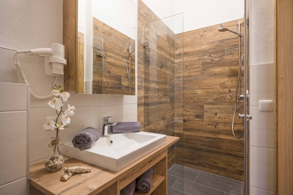 Foto van Appartement Brixen bij Skilift - Vakantiehuis in Brixen im Thale - BathRoom