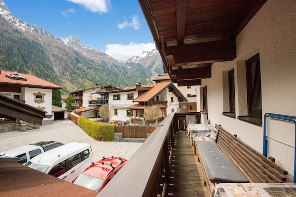 Foto van Appartement in Huben bij Skiliften - Vakantiehuis in Längenfeld - ViewSummer