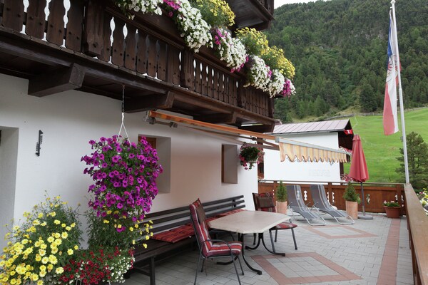 Foto van Chalet in Vent bij Stablein Skilift - Vakantiehuis in Sölden - Vent - TerraceBalcony