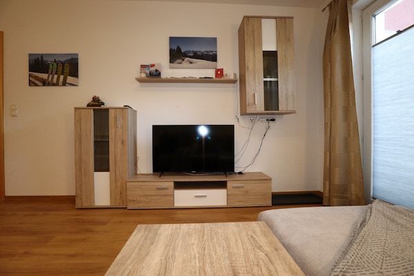 Foto van Appartement in Strengen met uitzicht op de bergen - Vakantiehuis in Strengen - LivingRoom