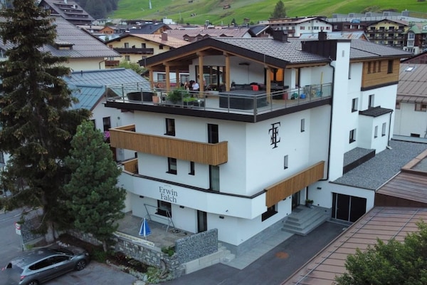 Foto van Appartement in St. Anton met sauna - Vakantiehuis in St. Anton am Arlberg - ExteriorSummer