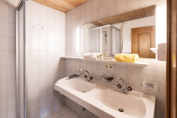 Foto van Appartement in St. Anton met sauna - Vakantiehuis in St. Anton am Arlberg - BathRoom