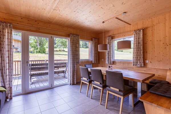 Foto van Modern chalet met infraroodsauna - Vakantiehuis in Sankt Georgen am Kresichberg - DiningRoom