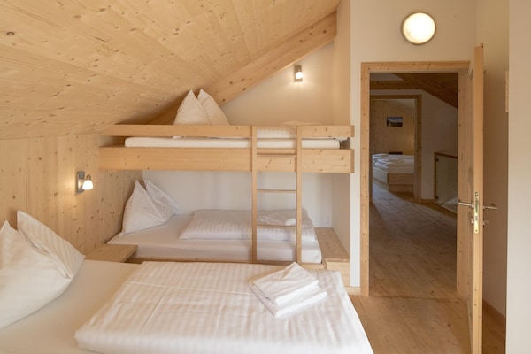 Foto van Majestueus chalet met sauna - Vakantiehuis in Sankt Georgen am Kresichberg - BedRoom