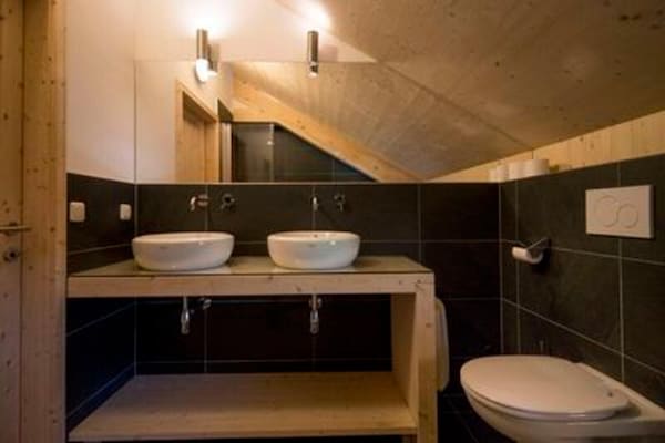 Foto van Majestueus chalet met sauna - Vakantiehuis in Sankt Georgen am Kresichberg - BathRoom