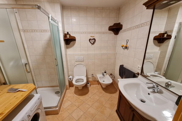 Foto van Appartement met balkon en uitzicht op de bergen - Vakantiehuis in Bad Kleinkirchheim - BathRoom