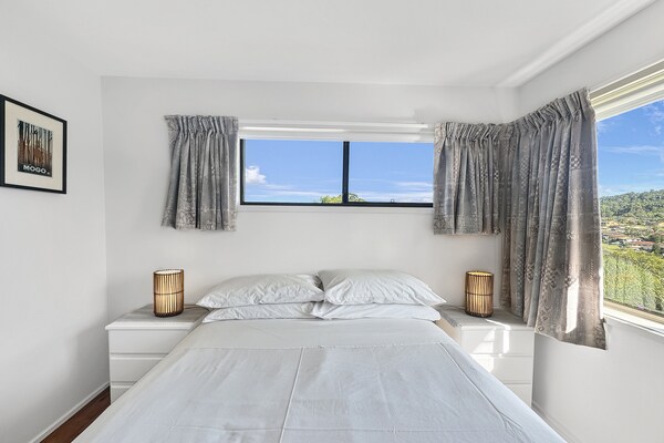 Foto van Fantastisch verblijf met 3 slaapkamers, prachtig uitzicht op de buitenlucht en het water - BedRoom