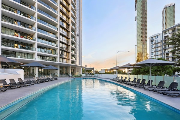 Foto van Appartement met 3 slaapkamers, uitzicht op de oceaan, fitnessruimte en zwembad - ExteriorSummer