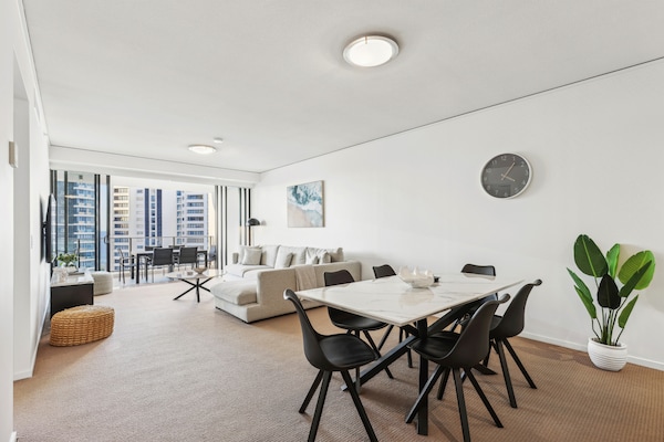 Foto van Appartement met 3 slaapkamers, uitzicht op de oceaan, fitnessruimte en zwembad - LivingRoom