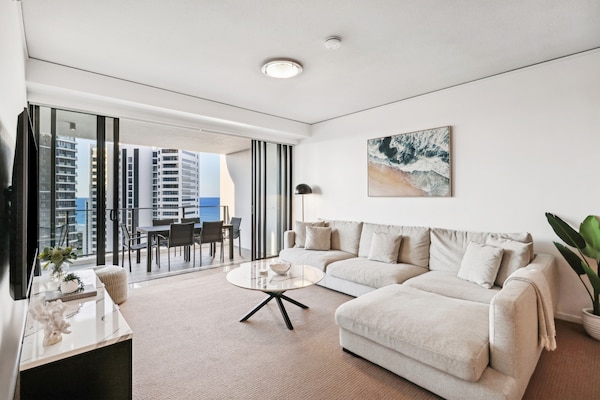 Foto van Appartement met 3 slaapkamers, uitzicht op de oceaan, fitnessruimte en zwembad - LivingRoom