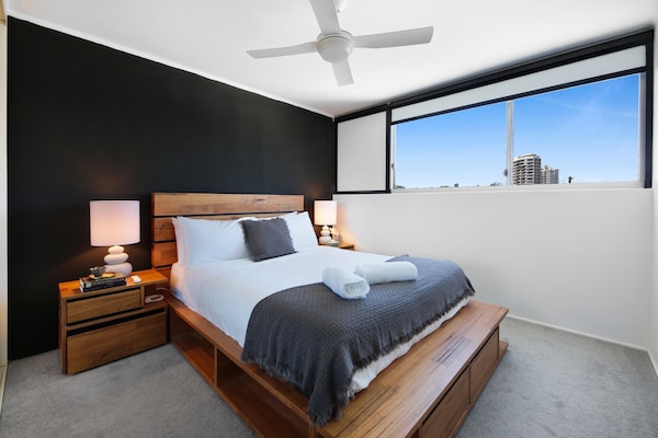 Foto van Stijlvol 2-slaapkamerappartement in Surfers Paradise met rivierzicht - BedRoom