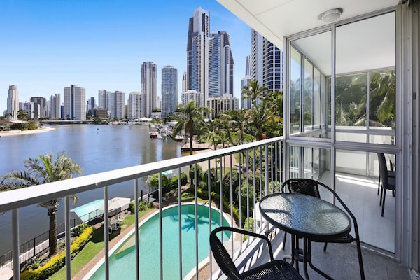 Foto van Stijlvol 2-slaapkamerappartement in Surfers Paradise met rivierzicht - ViewSummer
