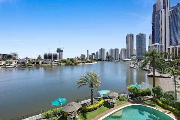 Foto van Stijlvol 2-slaapkamerappartement in Surfers Paradise met rivierzicht - ViewSummer