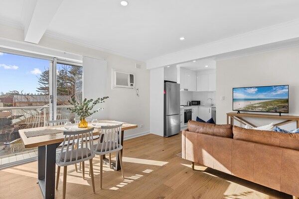 Foto van Stijlvol huis met 2 slaapkamers op een steenworp afstand van Henley Beach - DiningRoom