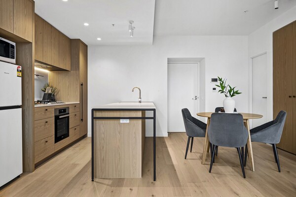 Foto van Stijlvol appartement met 2 slaapkamers en moderne voorzieningen. - Kitchen